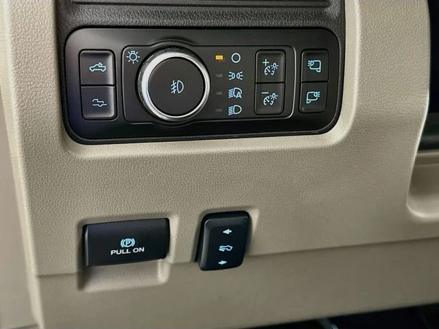 New 2026 Black Ford Platinum image 22