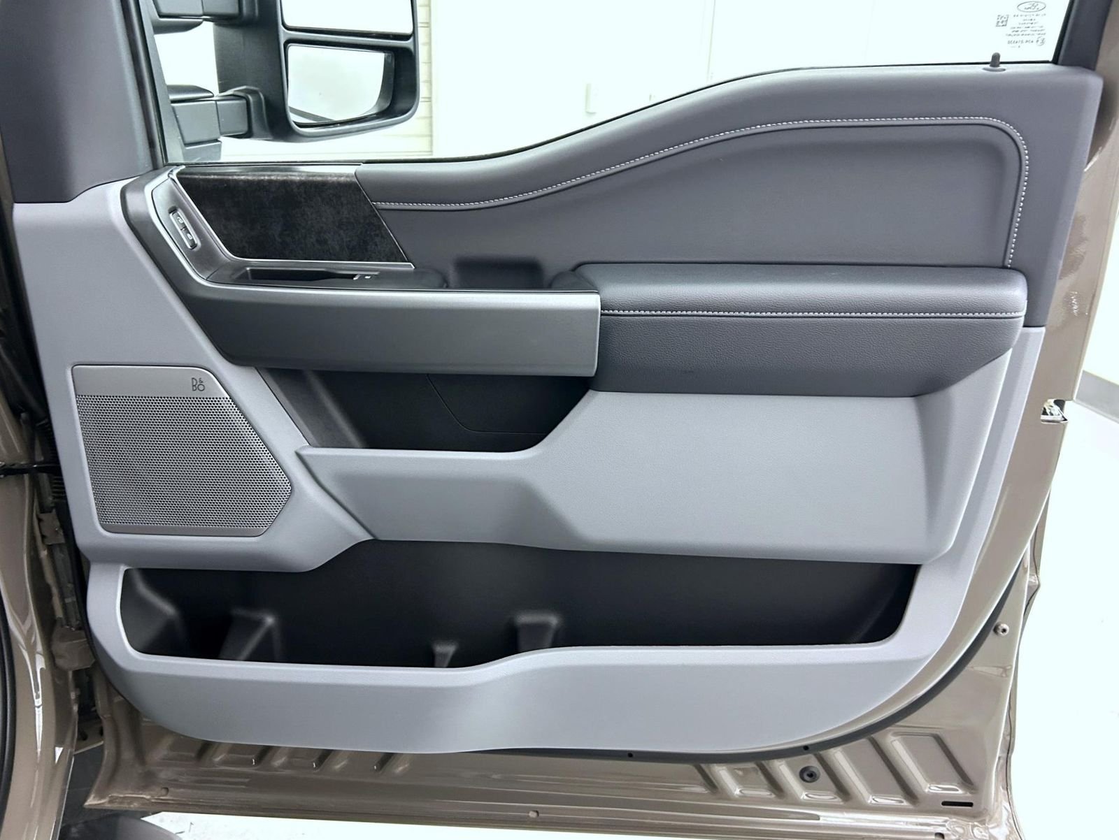 New 2026 Marsh Gray Ford XLT image 16