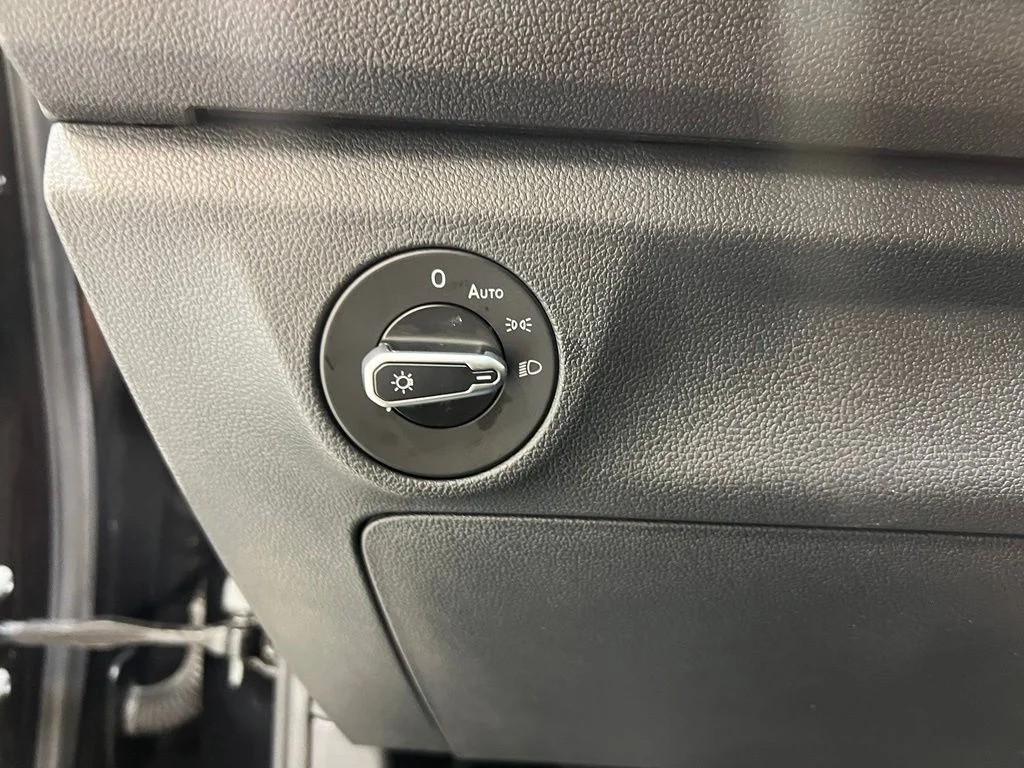 2024 Volkswagen Jetta SE - Photo 18