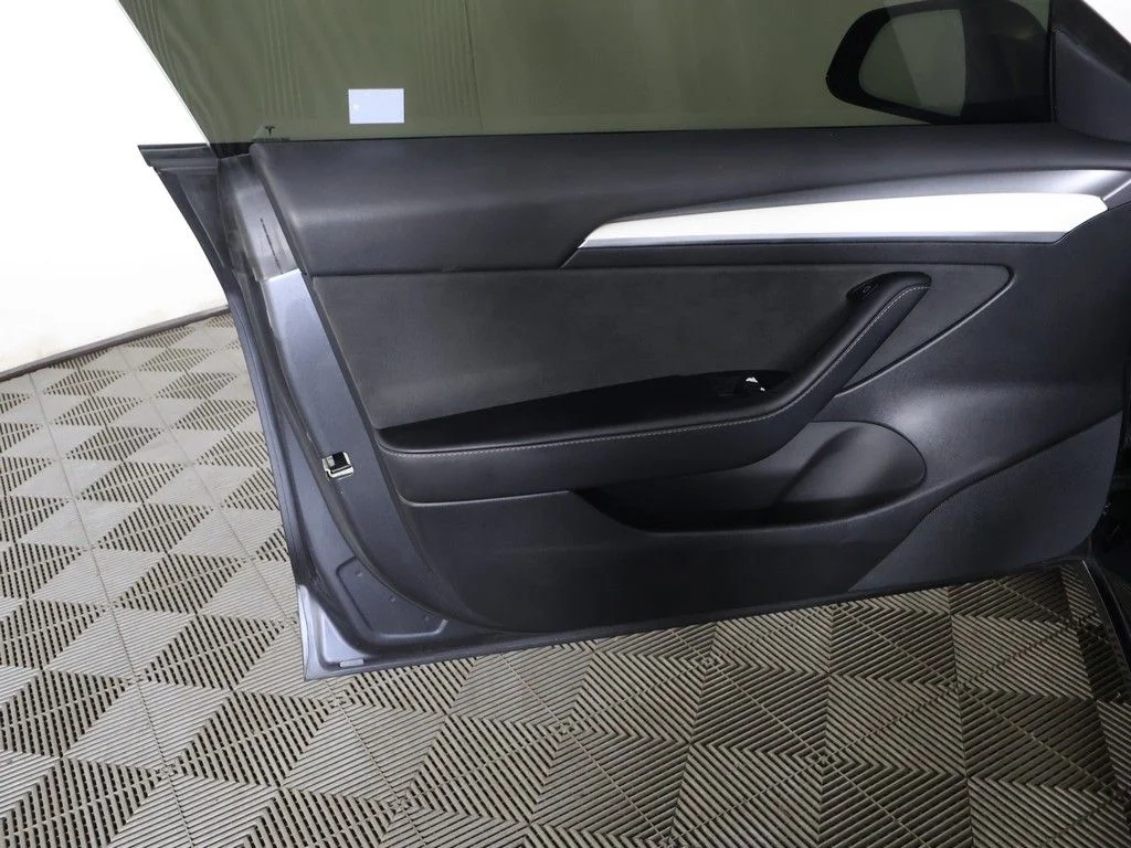 Used 2022 Silver Tesla Long Range image 25