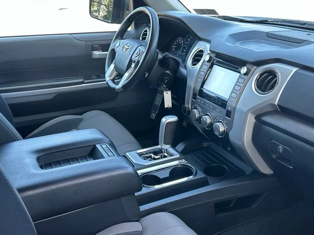 Used 2018 Gray Toyota SR5 image 30