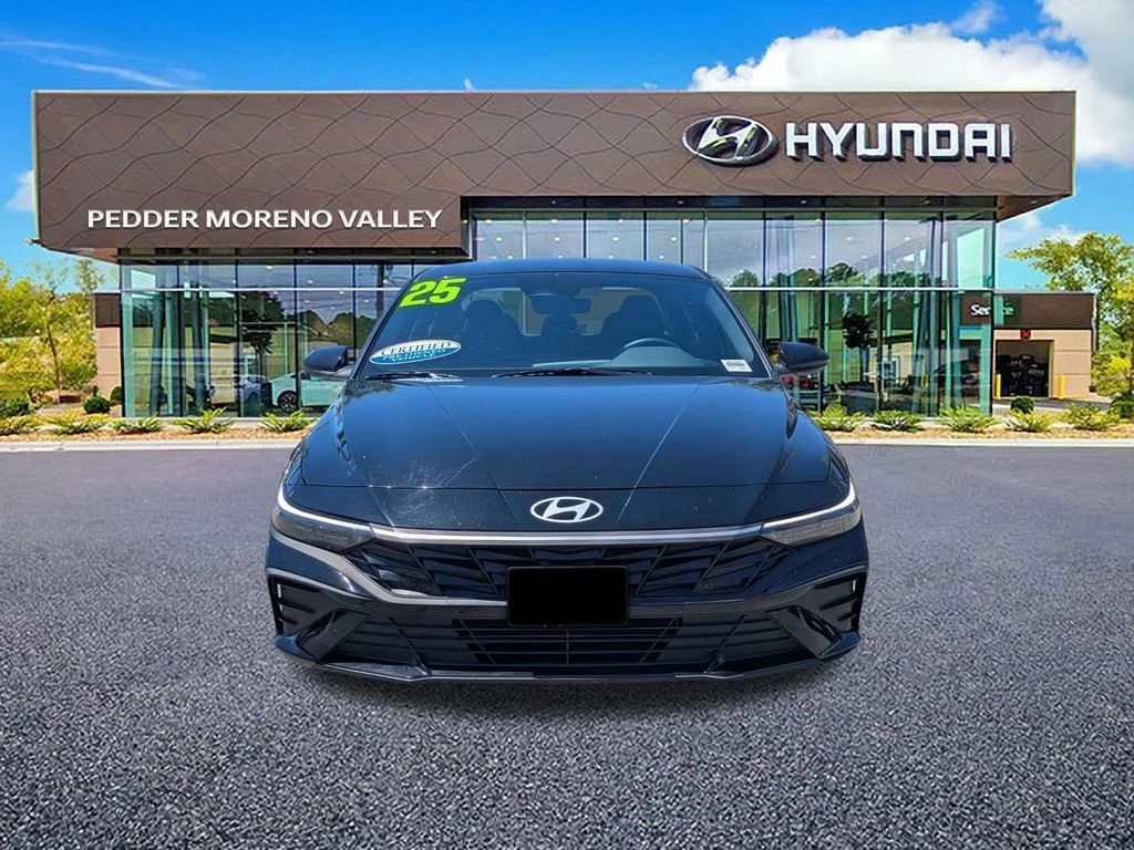 Used 2025 Black Hyundai SEL Sport image 8