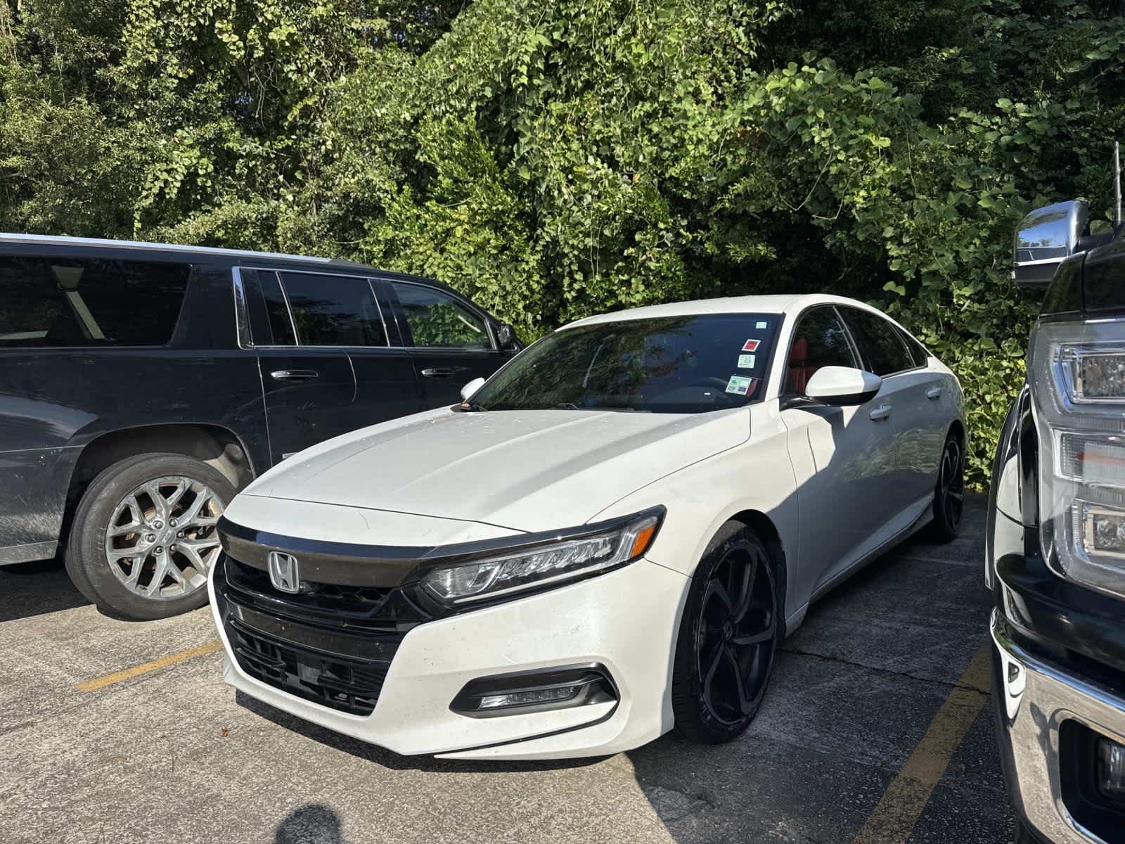 Used 2019 Platinum White Pearl HOND SPORT image 1