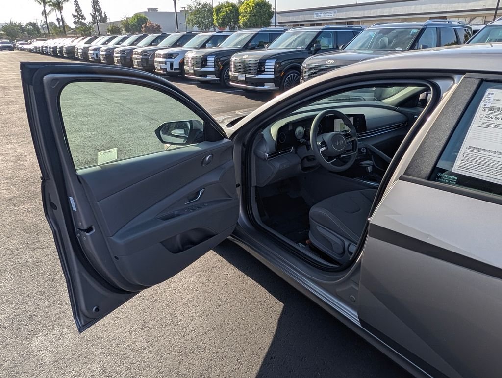 2024 Hyundai Elantra SEL - Photo 31