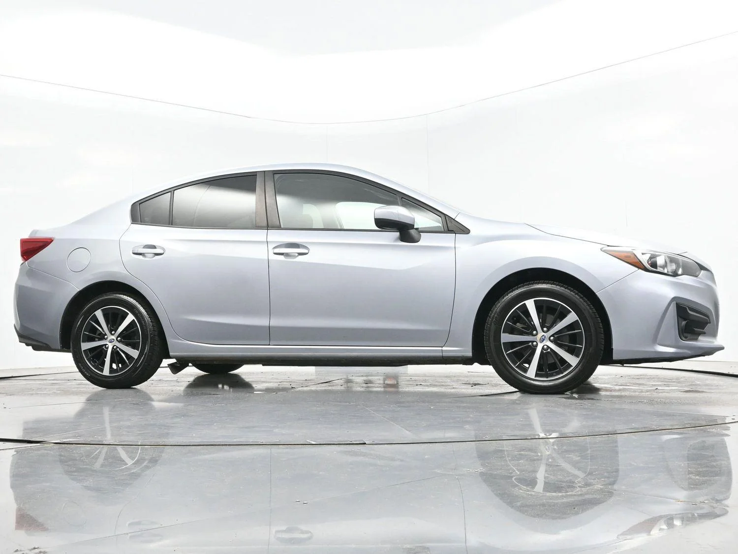 Used 2019 Ice Silver Metallic Subaru Premium image 39