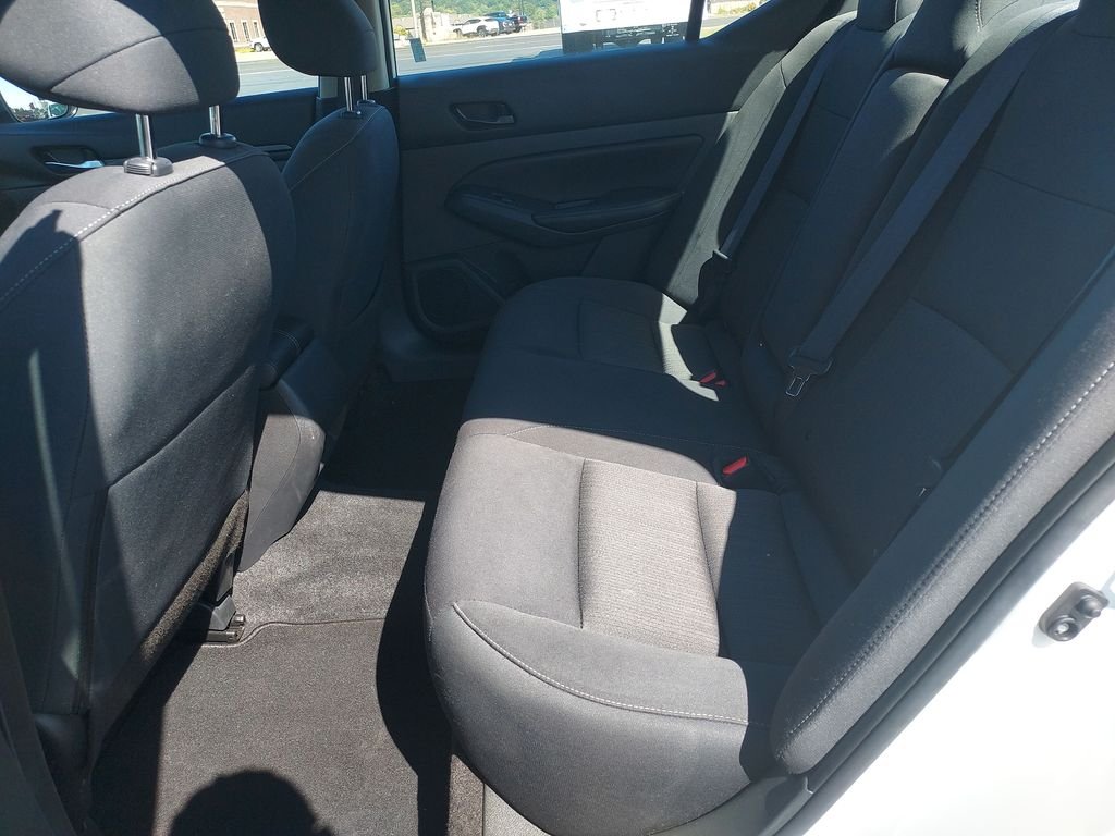 Used 2025 White Nissan 2.5 SV image 14