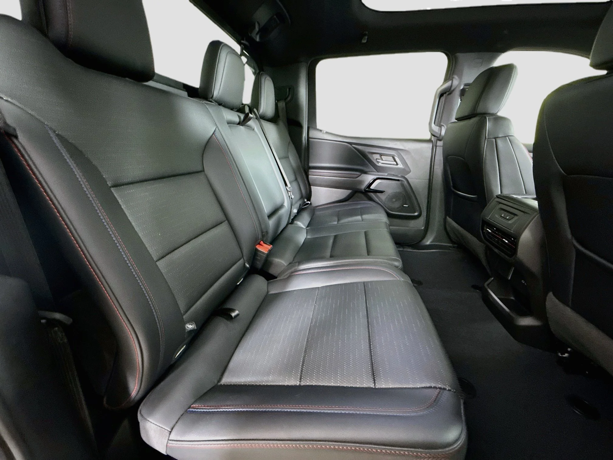 Used 2024 Summit White Chevrolet RST image 30