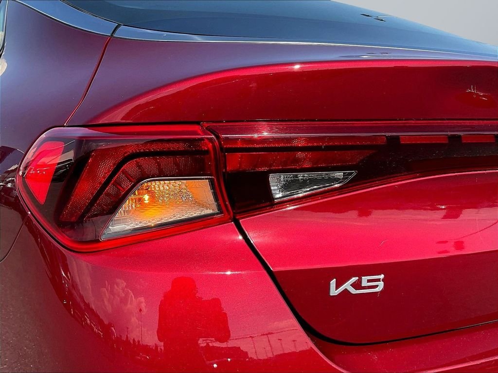 Used 2023 Red Kia LXS image 25