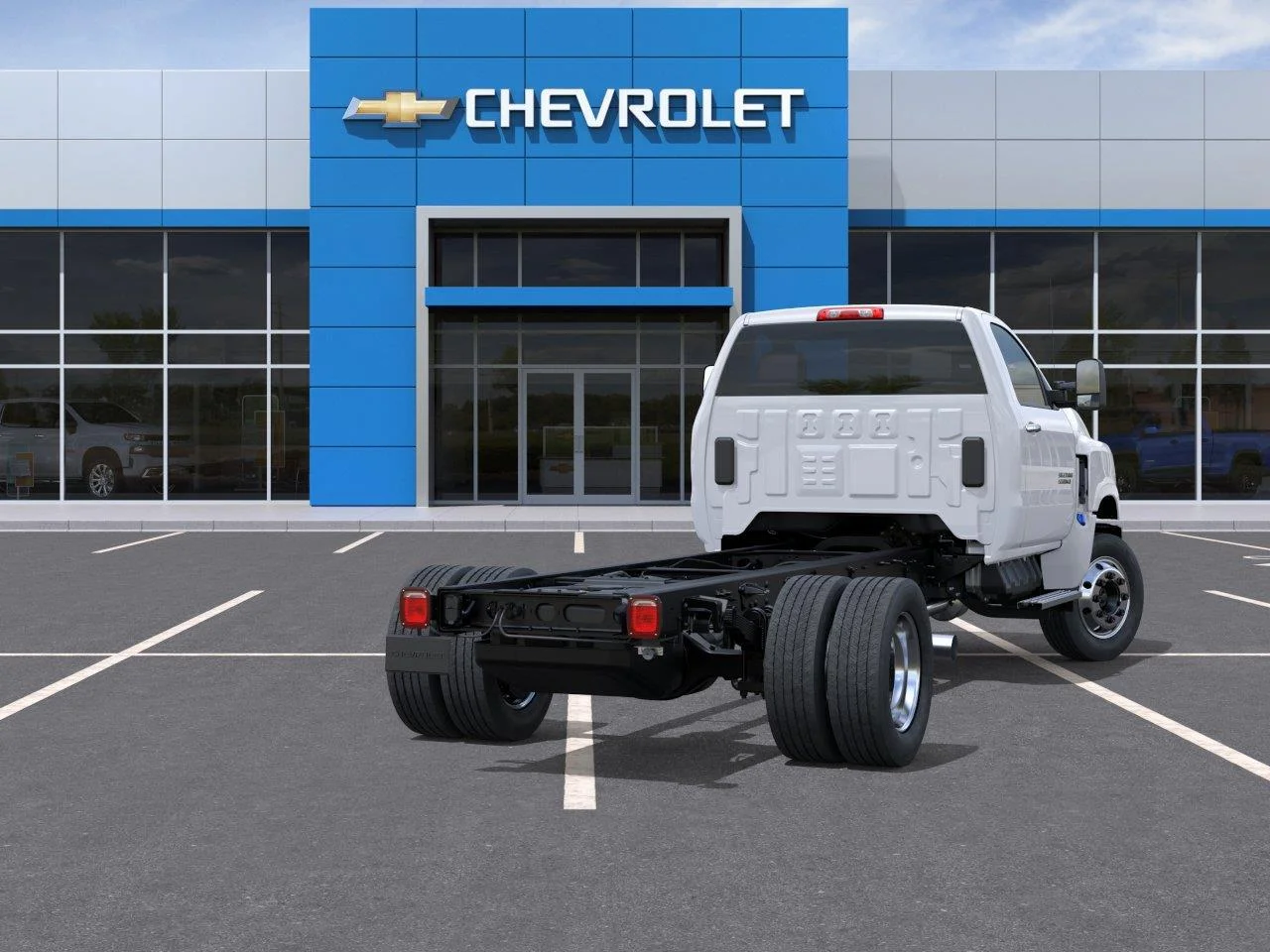 New 2026 Summit White Chevrolet WT image 4