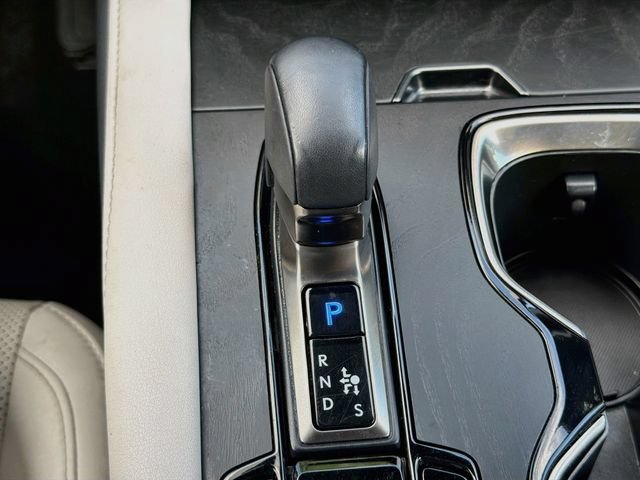 Used 2024 Mica Lexus RX 350h Premium image 30