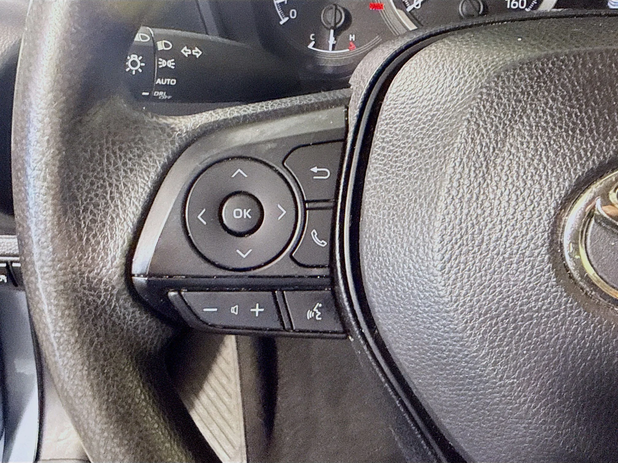 Used 2022 Celestite Toyota LE image 10