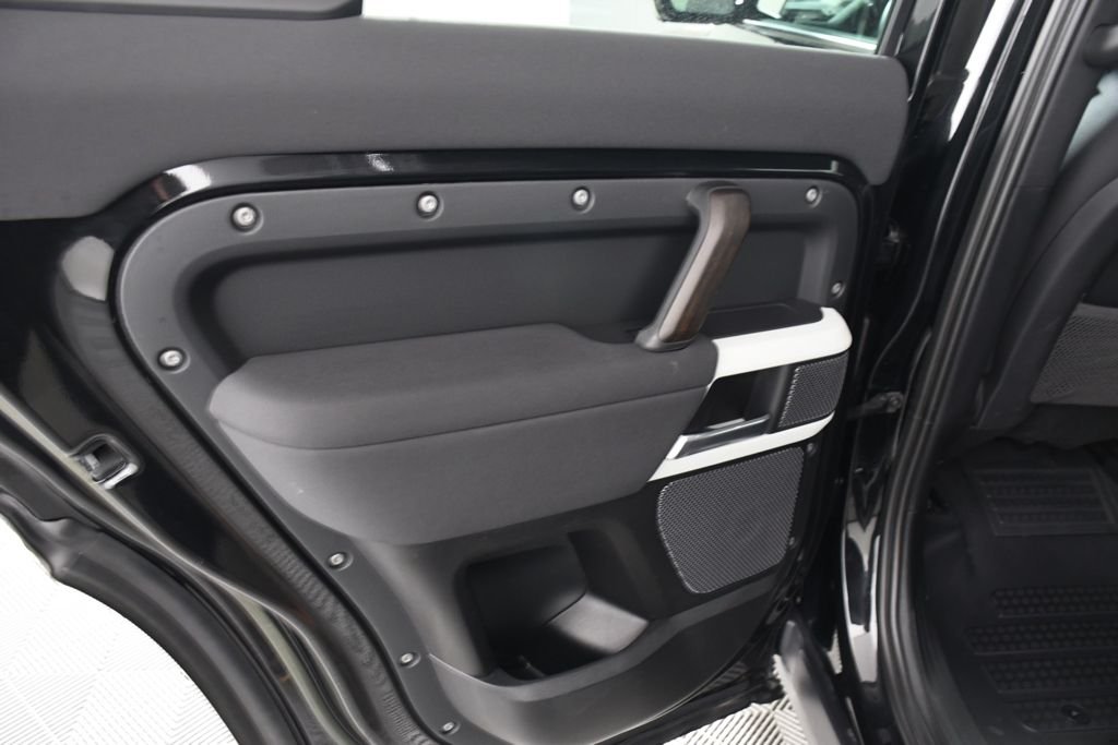 Used 2023 Santorini Black Metallic Land Rover X-Dynamic SE image 26