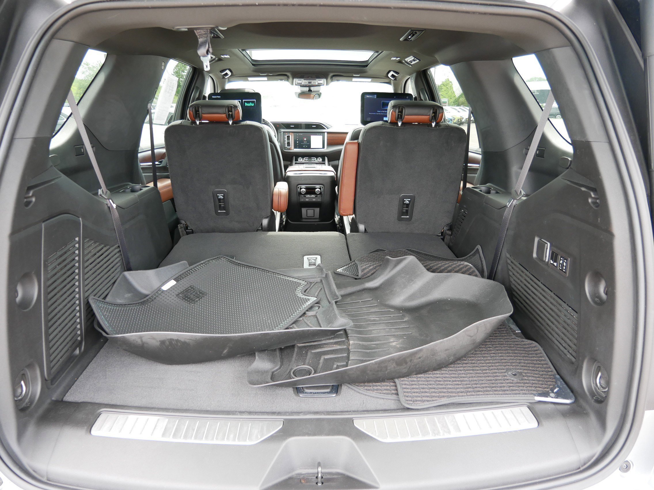 2024 GMC Yukon Denali Ultimate - Photo 19