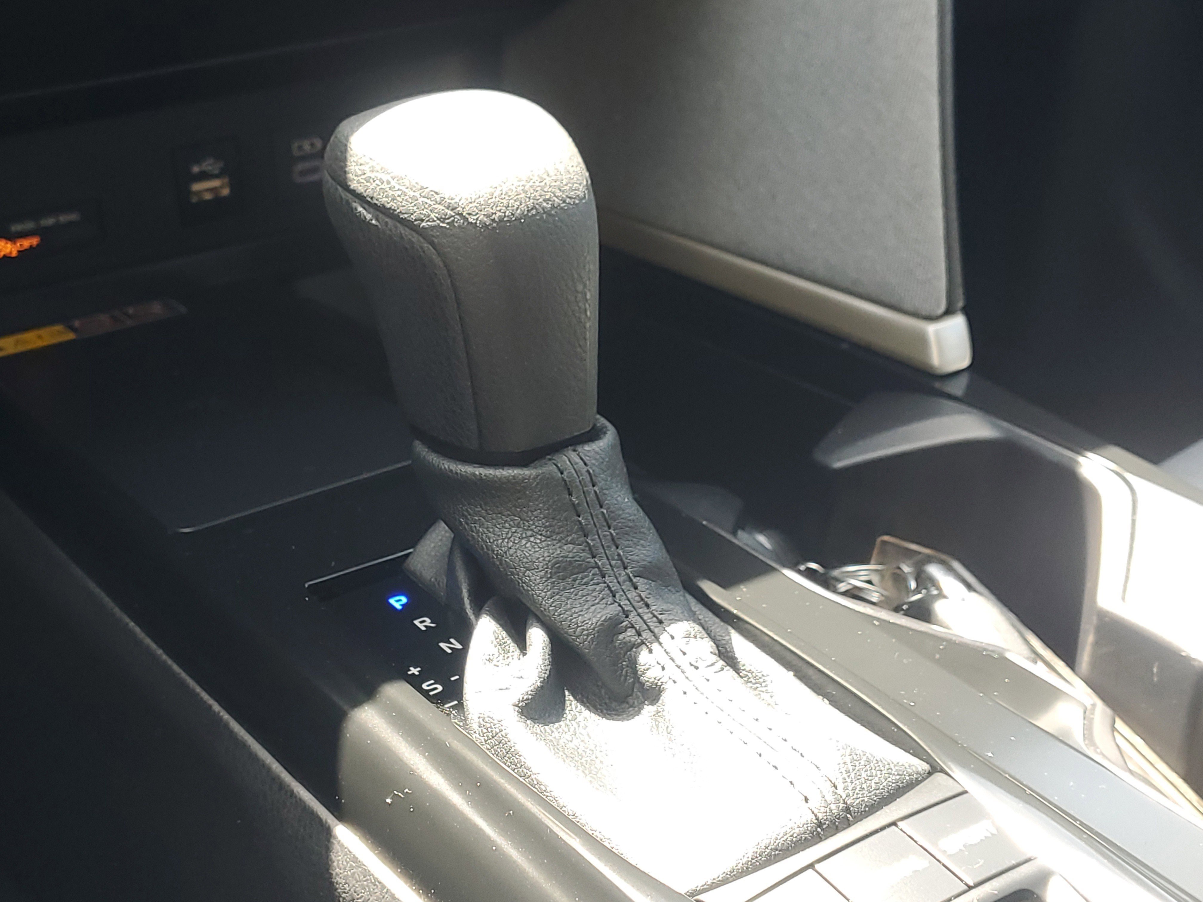 Used 2025 Ice Toyota LE image 29