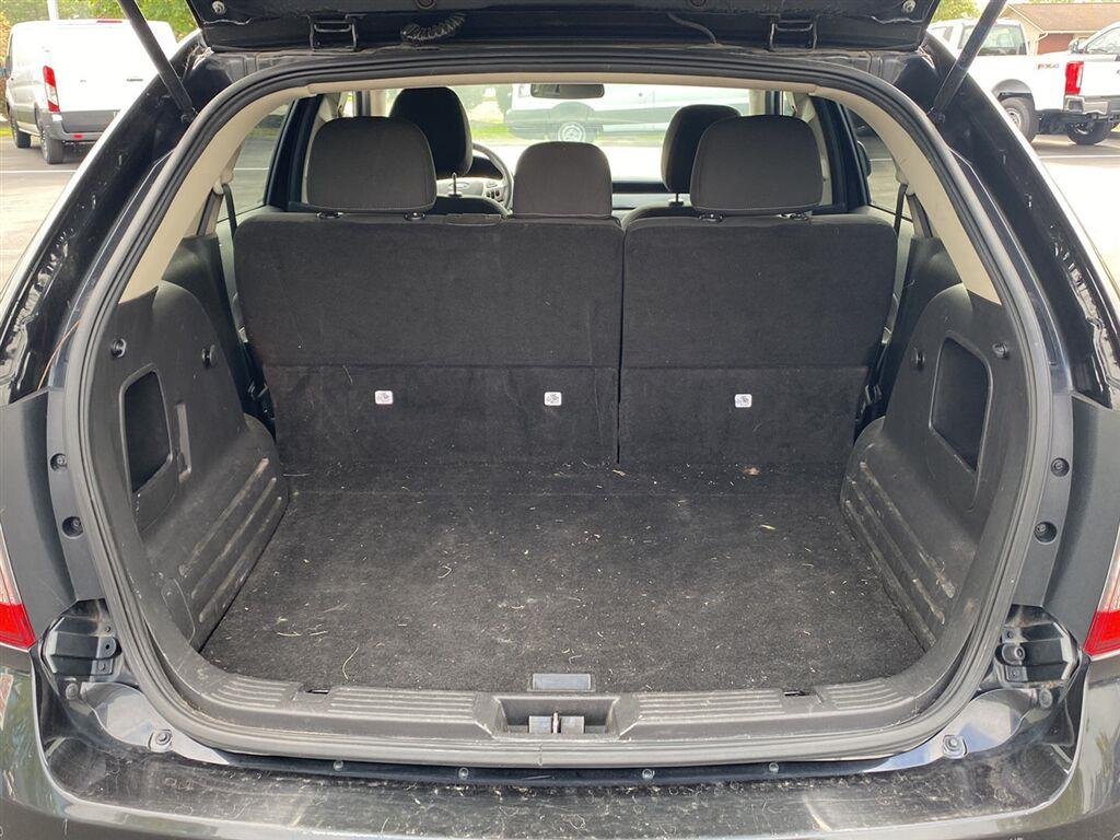 Used 2013 Tuxedo Black Metallic Ford SE image 13