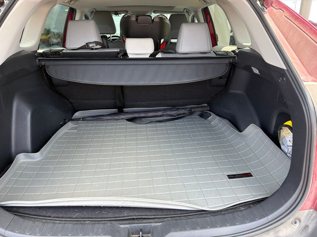 Used 2021 Pearl Toyota XLE Premium image 7