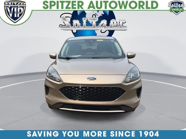 Used 2020 Gold Ford SE image 3