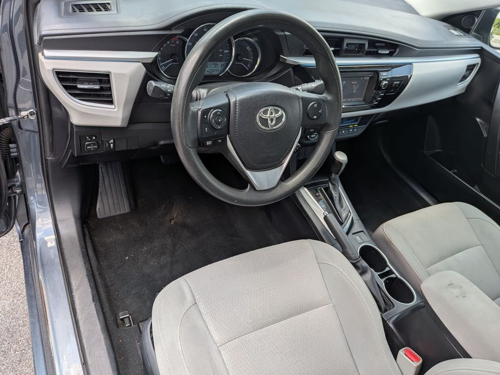 Used 2015 Gray Toyota LE image 12