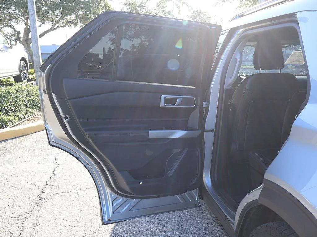 2023 Ford Explorer XLT - Photo 23