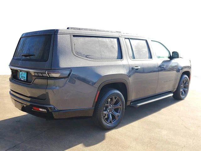 New 2026 Baltic-Gray Metallic Clear-Coat Exterior Paint Jeep Limited Altitude image 4