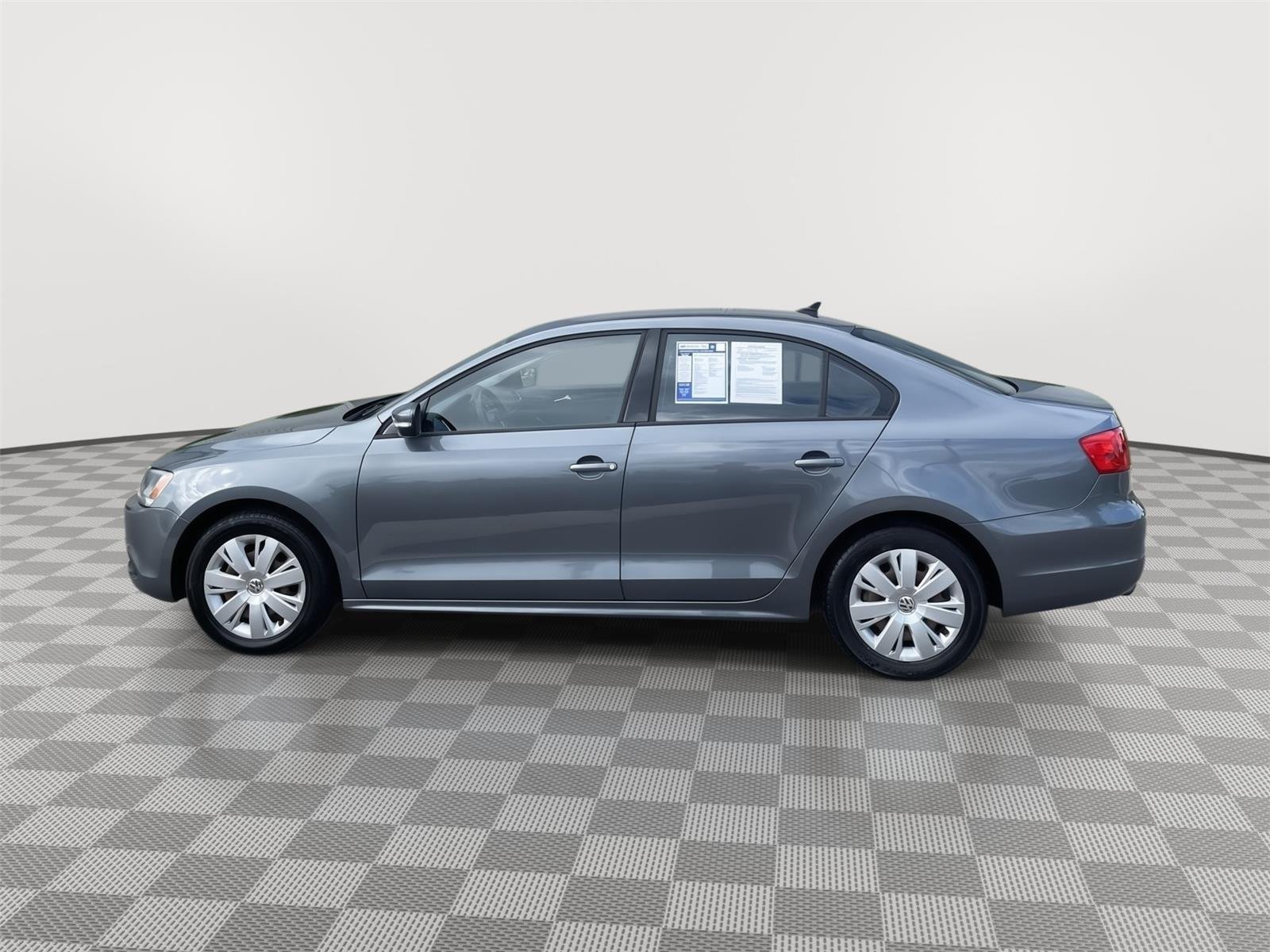 Used 2014 Platinum Gray Metallic Volkswagen SE image 12