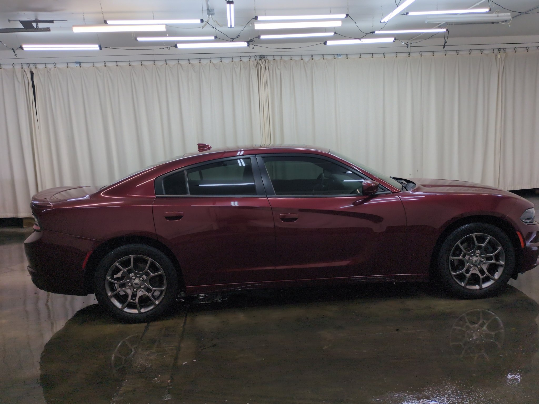 Used 2017 Octane Red Pearlcoat Dodge SXT image 4