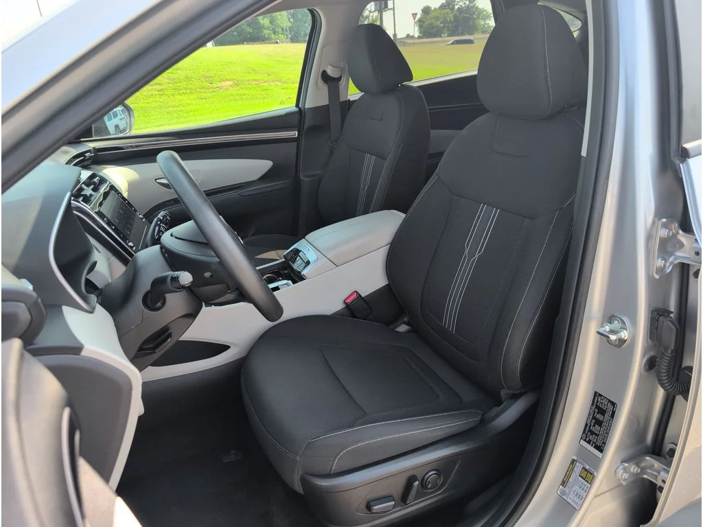 Used 2024 SILVER Hyundai SEL AWD image 10