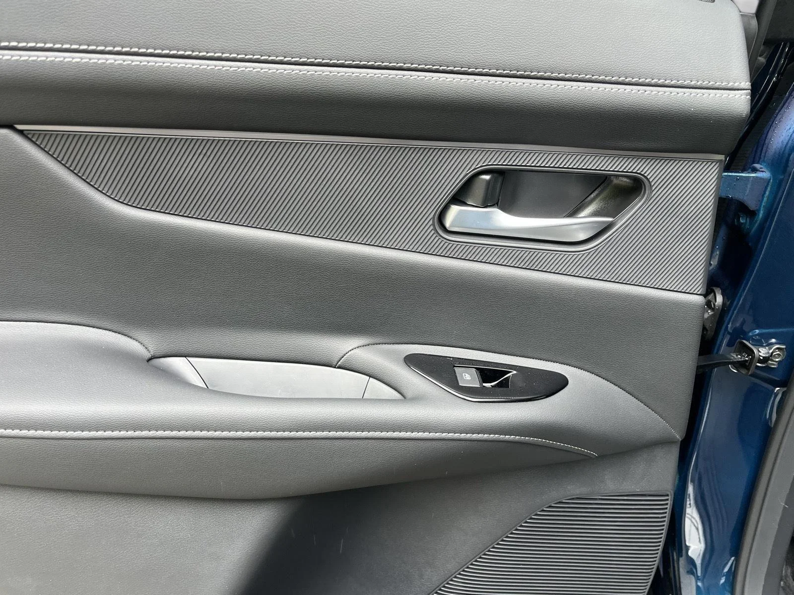New 2026 Aurora Blue Pearl Metallic Nissan Platinum image 12