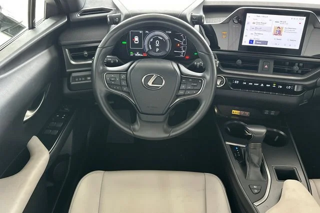 Used 2023 Silver Lexus 250h Base image 17