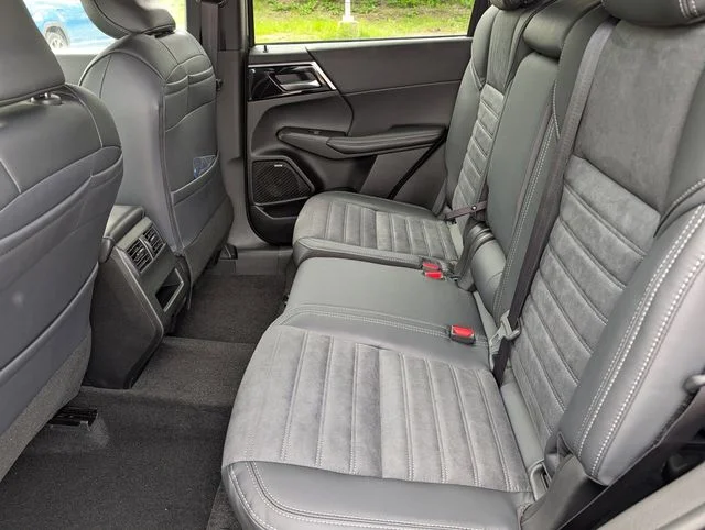 New 2026 Graphite Gray Mitsubishi LE 1.5T S-AWC image 5
