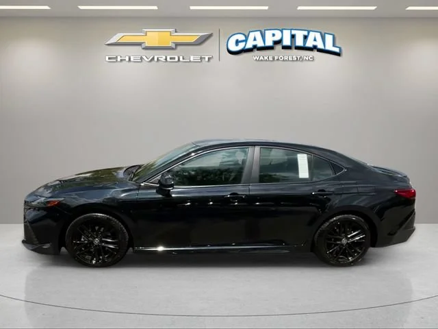Used 2025  Toyota LE image 2