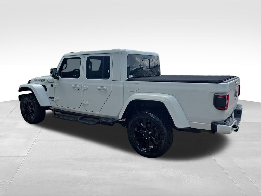 Used 2021 White Jeep Overland image 3