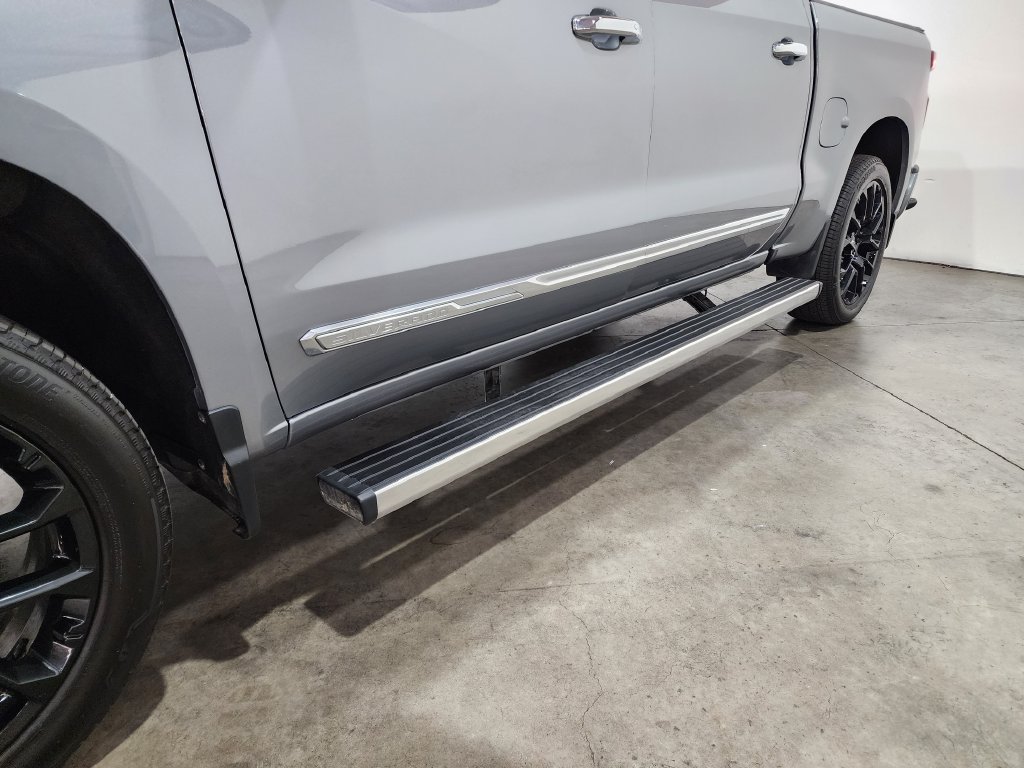 Used 2024 Gray Chevrolet High Country image 2