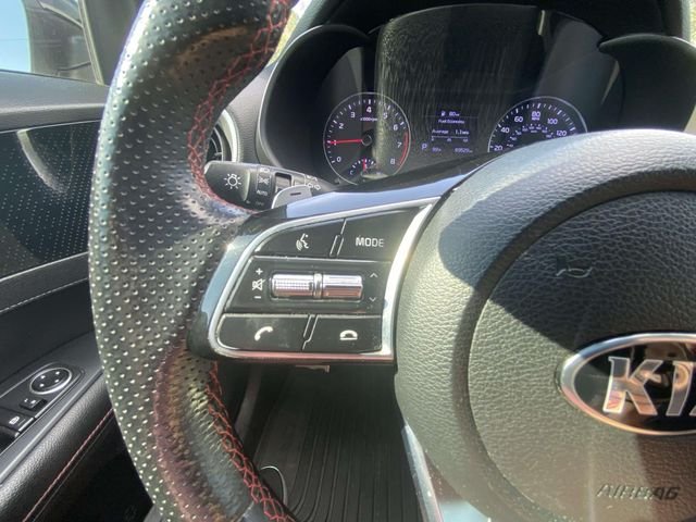 Used 2021 White Kia GT image 20