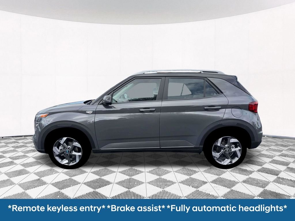 New 2026 Gray Hyundai SEL image 4