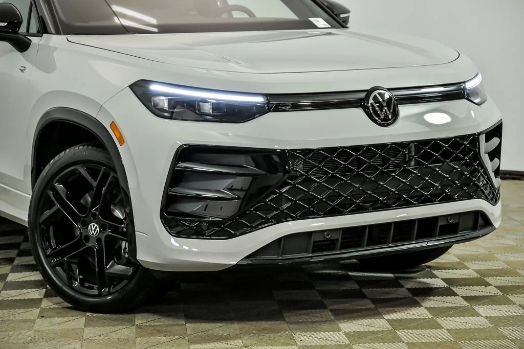 New 2026 Silver Volkswagen 2.0T SE R-Line Black image 2