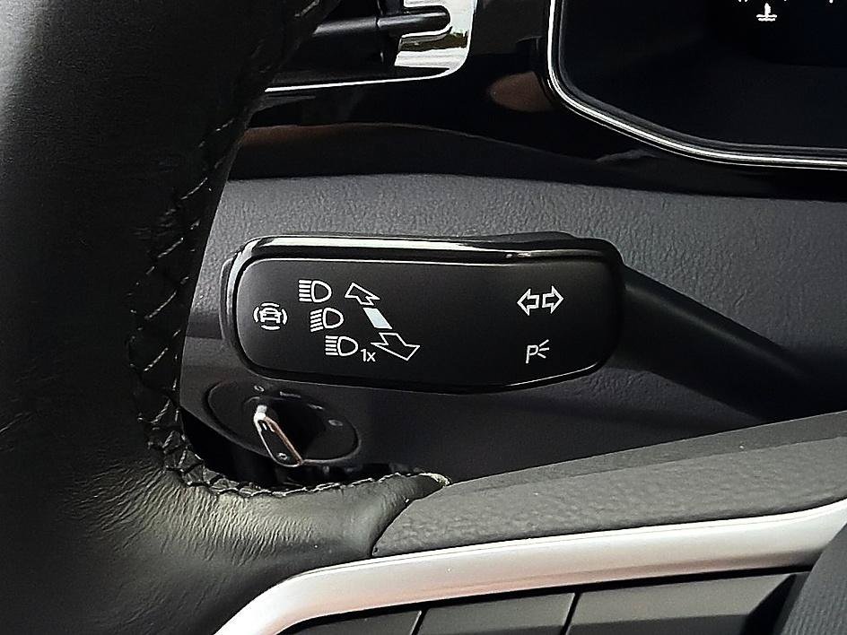 Used 2025 Deep Black Volkswagen S image 19