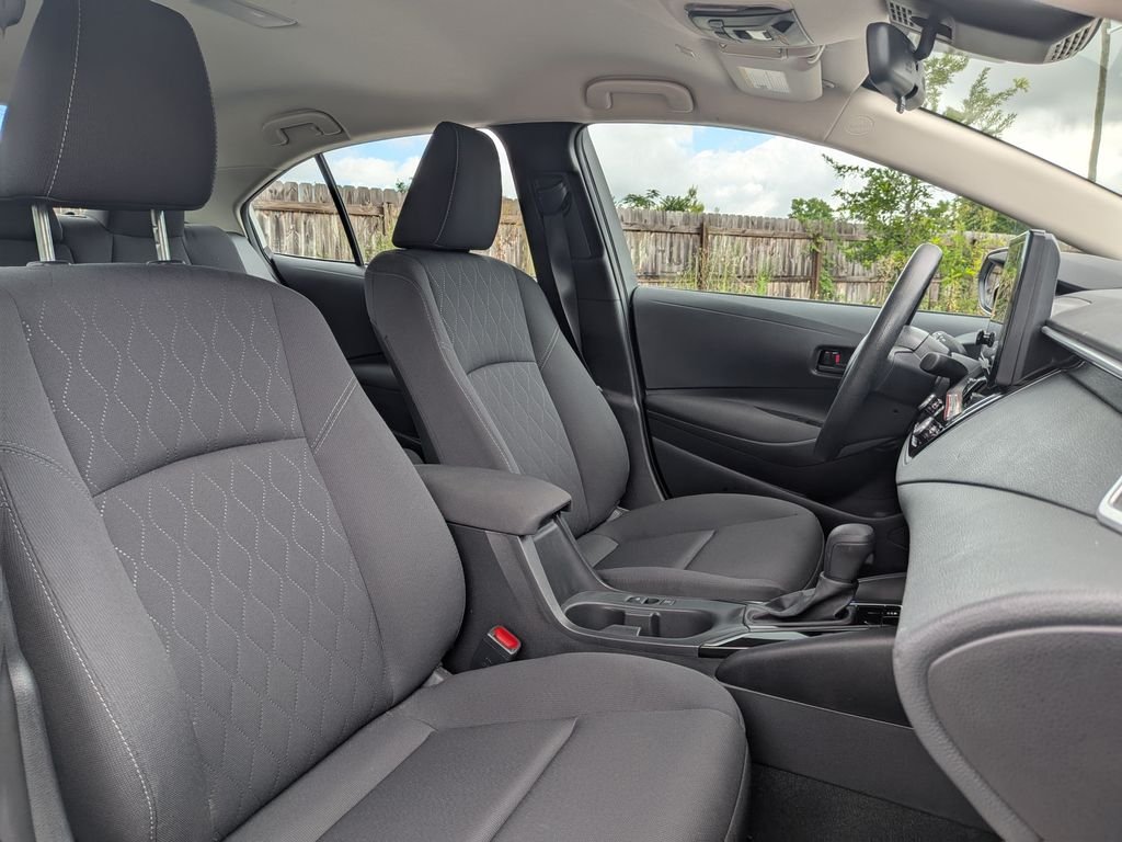 Certified Used 2025 Silver Toyota LE image 29