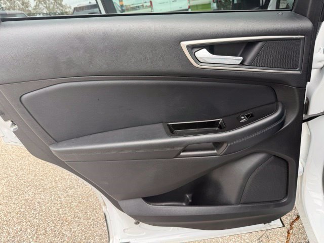 Used 2018 Oxford White Ford SEL image 24