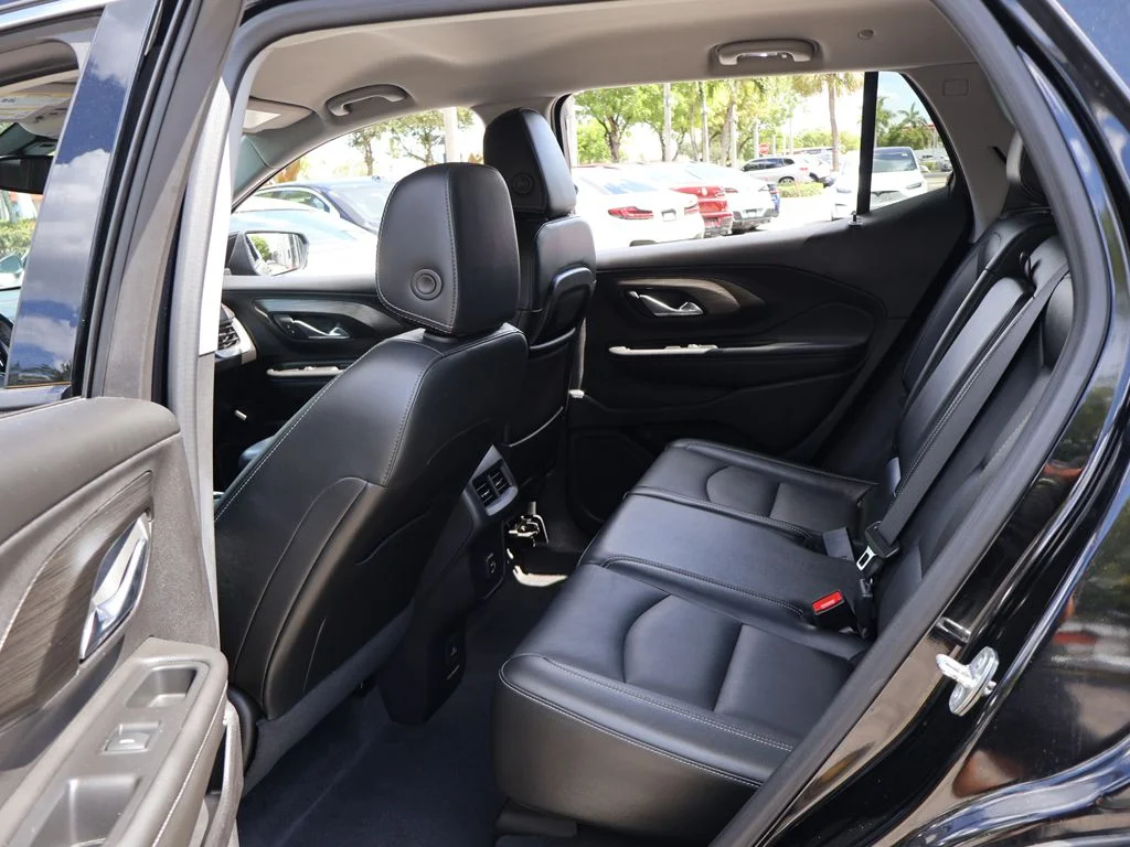 Used 2024 Black GMC SLT image 31