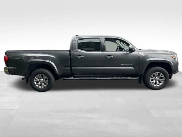 Used 2019 Gray Toyota SR5 image 6