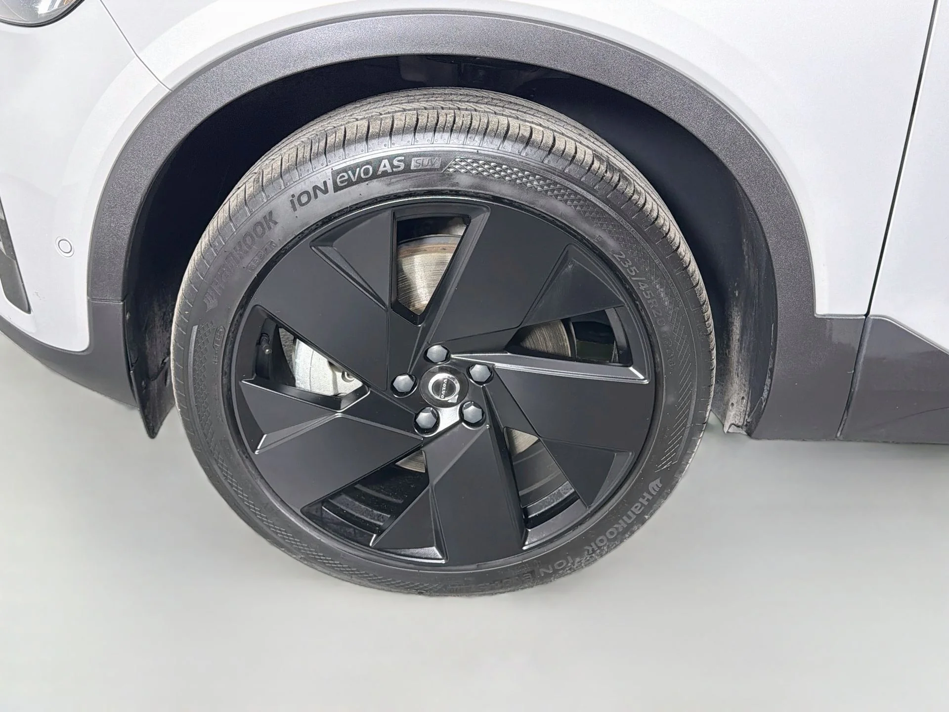 Used 2023 Silver Volvo Ultimate image 32