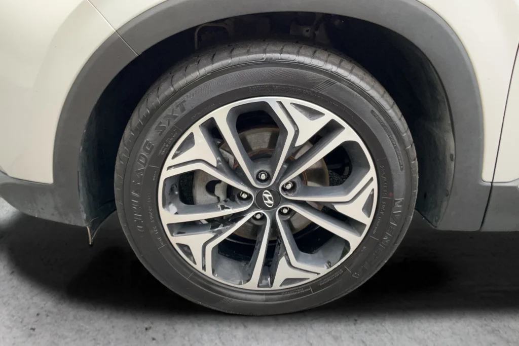 Used 2019 Silver Hyundai Limited image 26