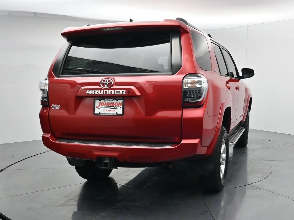 Used 2022 Red Toyota SR5 image 5