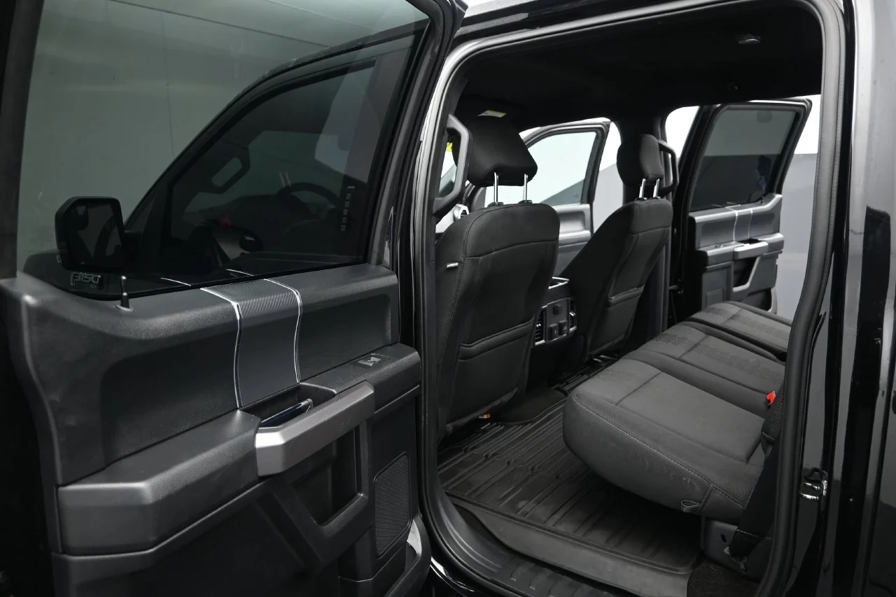 Used 2020 Black Ford XLT image 13