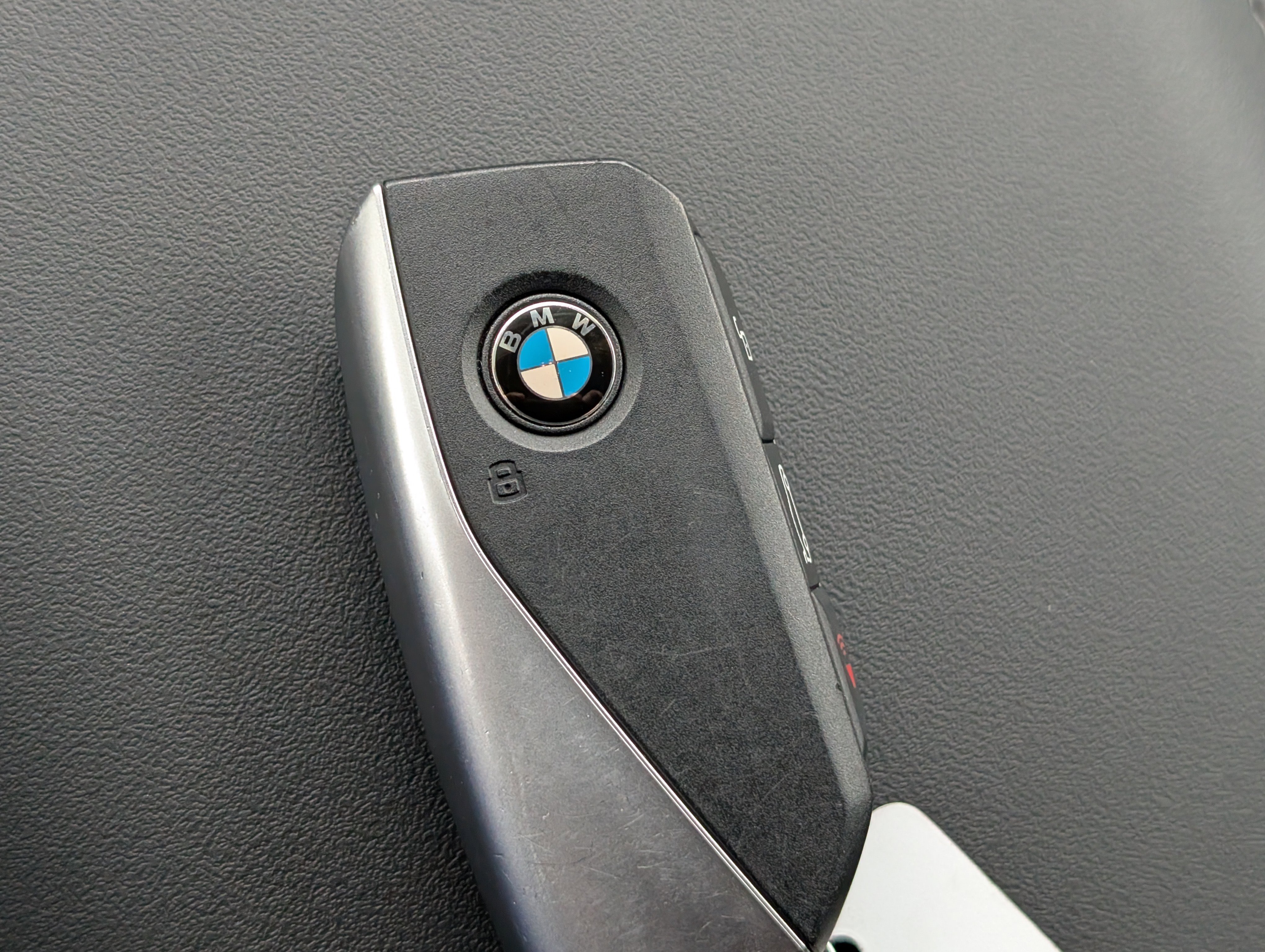 2025 BMW X3 30 - Photo 33