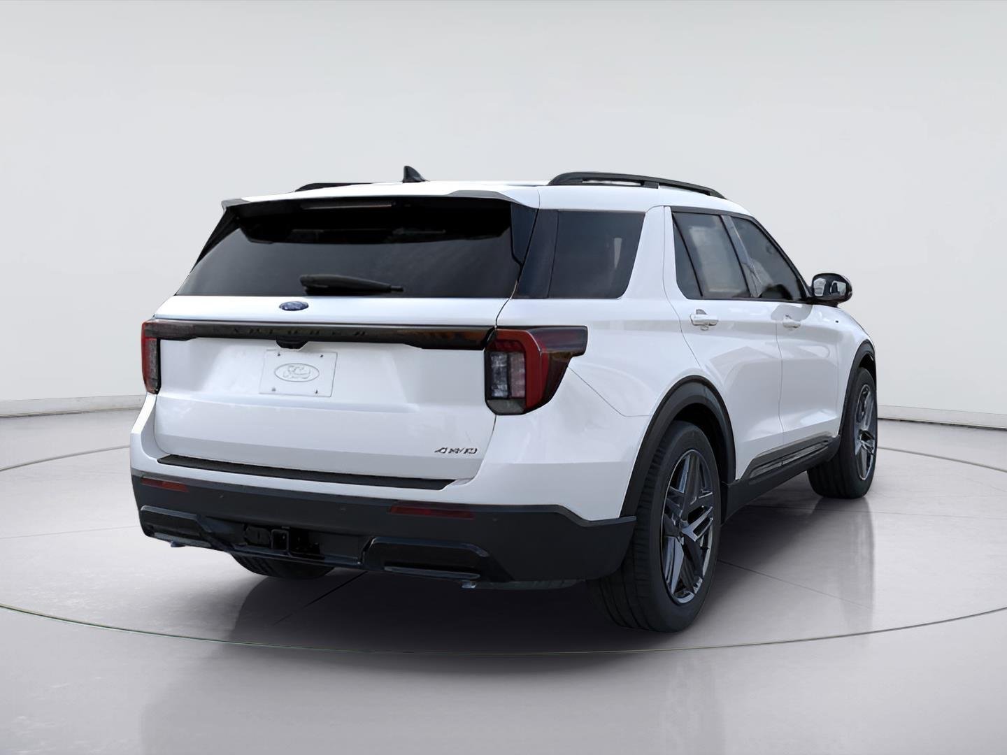 New 2026 Star White Metallic Tri-Coat Ford ST-Line image 8