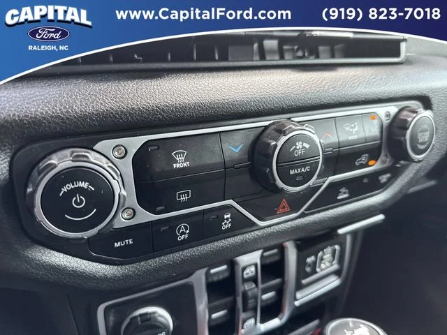 Used 2024 White Jeep Sport S image 29