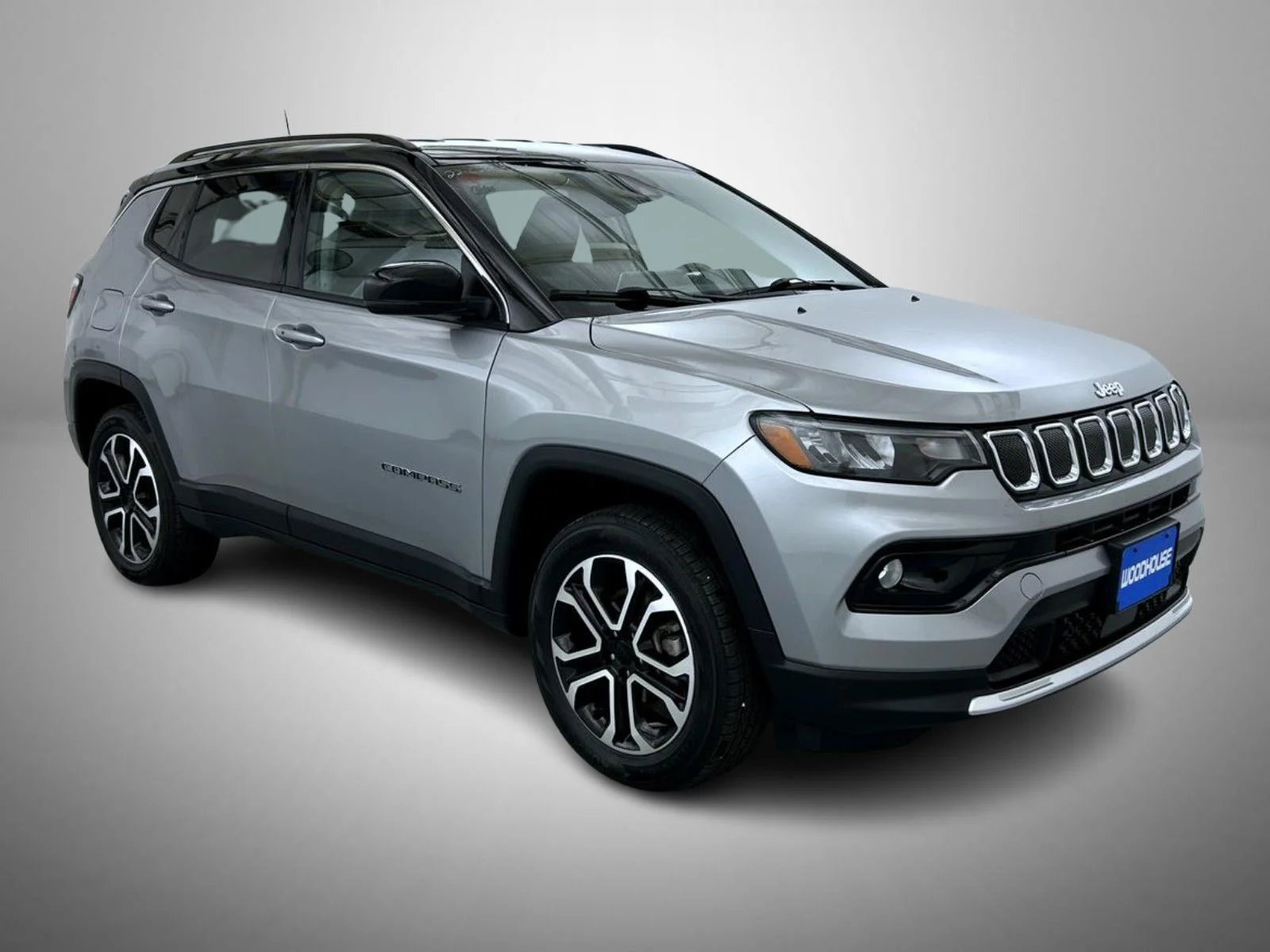 Used 2022 Silver Jeep Limited image 3