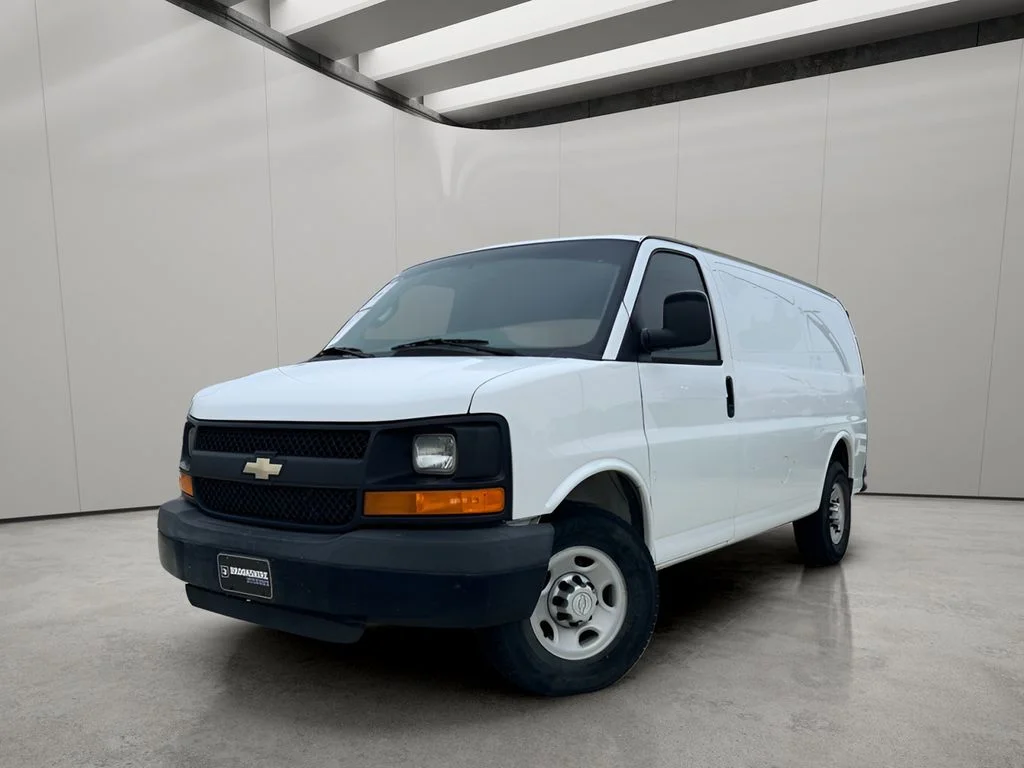 Used 2016 Summit White Chevrolet Work Van image 2